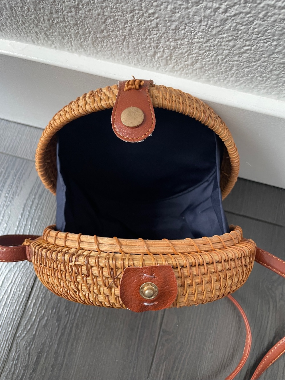 Round Woven Crossbody Bag in Natural Brown - Picture 2 of 6